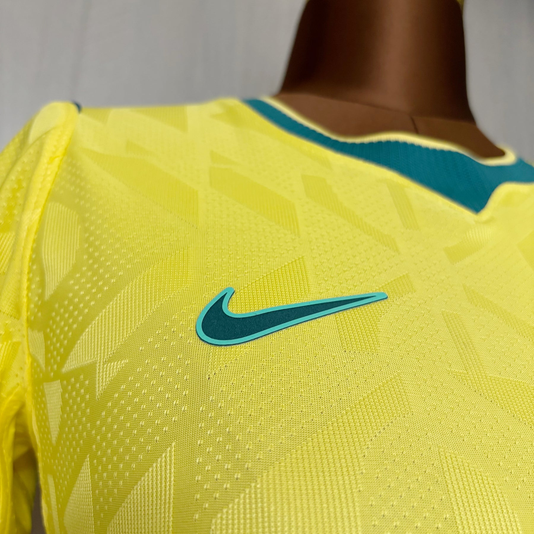Camisa Brasil Feminina II 2026/27 Jogador Amarela