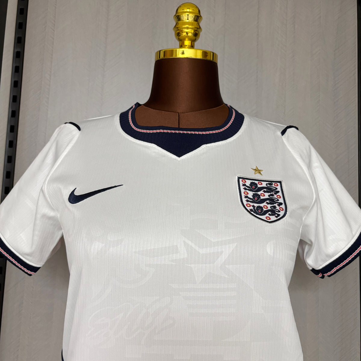 Camisa Feminina Inglaterra 2026/27 I